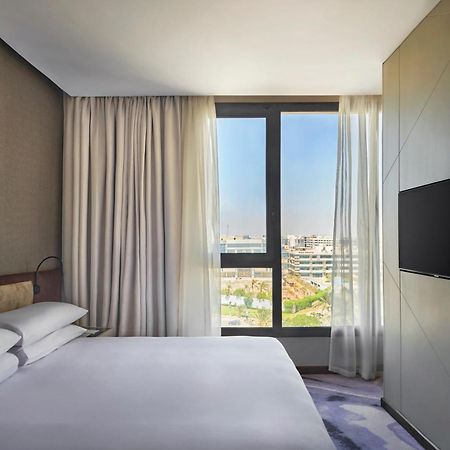 Crowne Plaza - West Cairo Arkan By Ihg 6th of October City Bagian luar foto A bedroom at the hotel