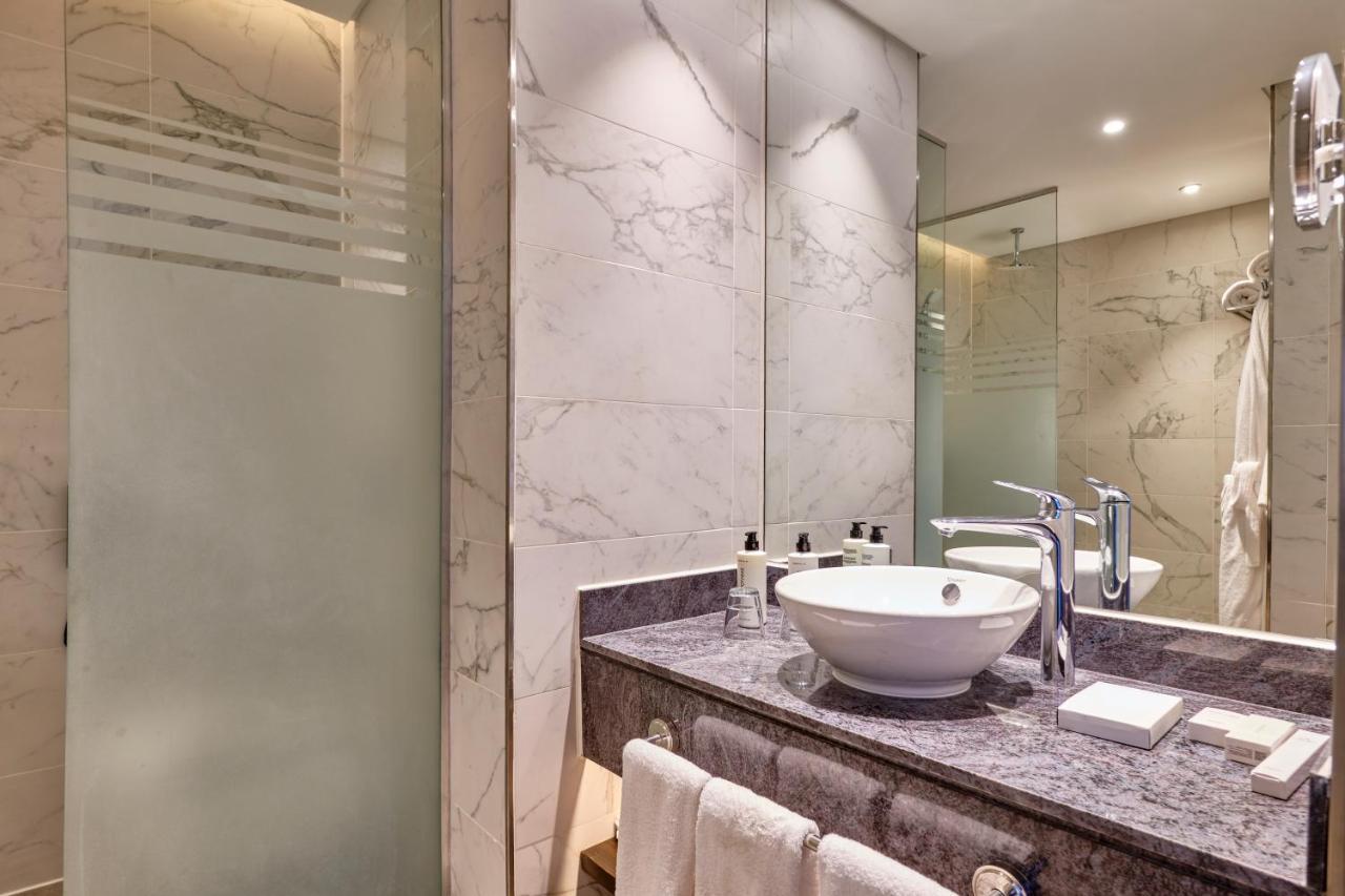 Crowne Plaza - West Cairo Arkan By Ihg 6th of October City Bagian luar foto Bathroom
