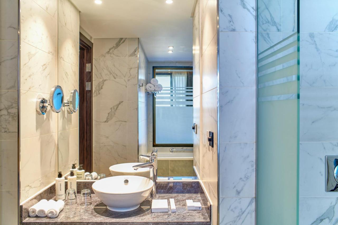 Crowne Plaza - West Cairo Arkan By Ihg 6th of October City Bagian luar foto Bathroom