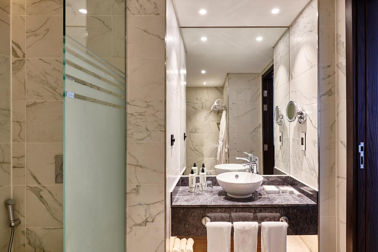 Crowne Plaza - West Cairo Arkan By Ihg 6th of October City Bagian luar foto Bathroom