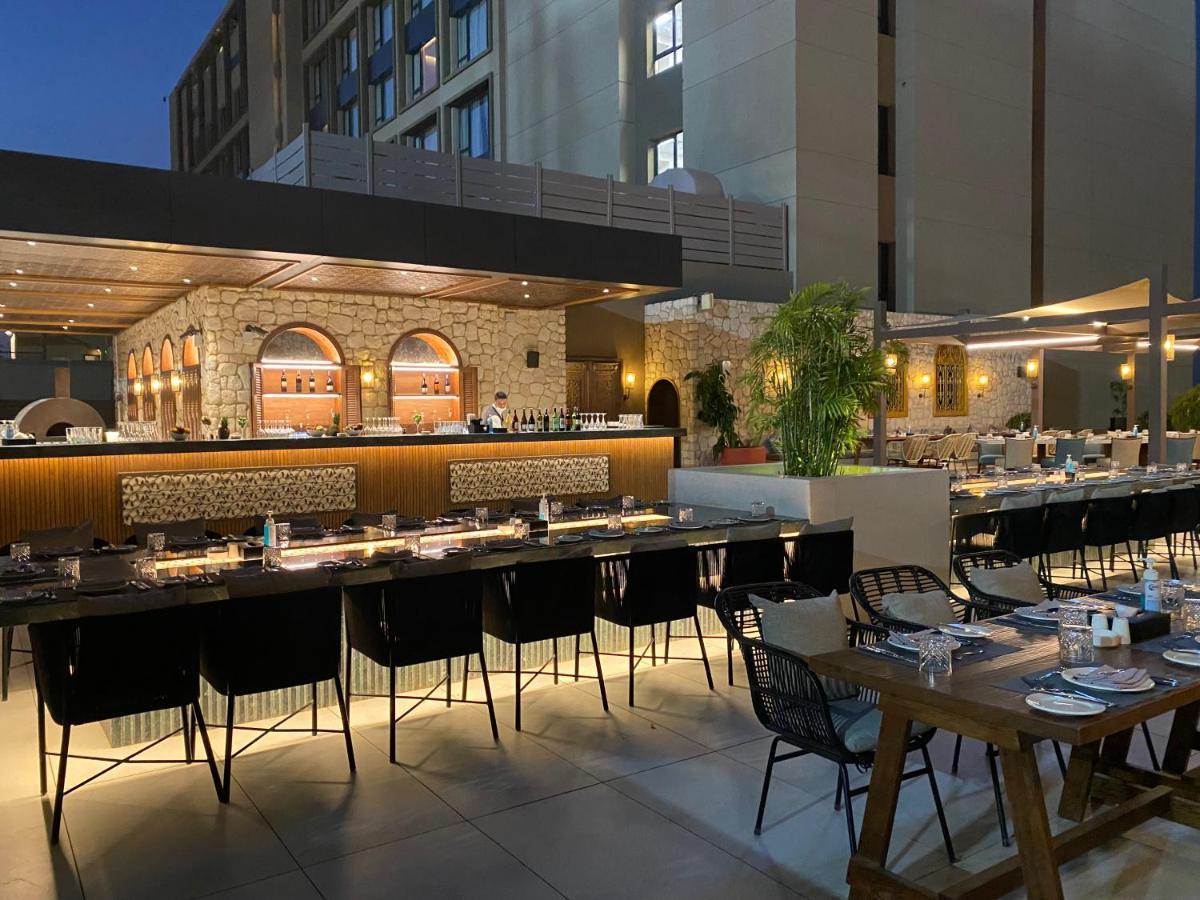 Crowne Plaza - West Cairo Arkan By Ihg 6th of October City Bagian luar foto The restaurant
