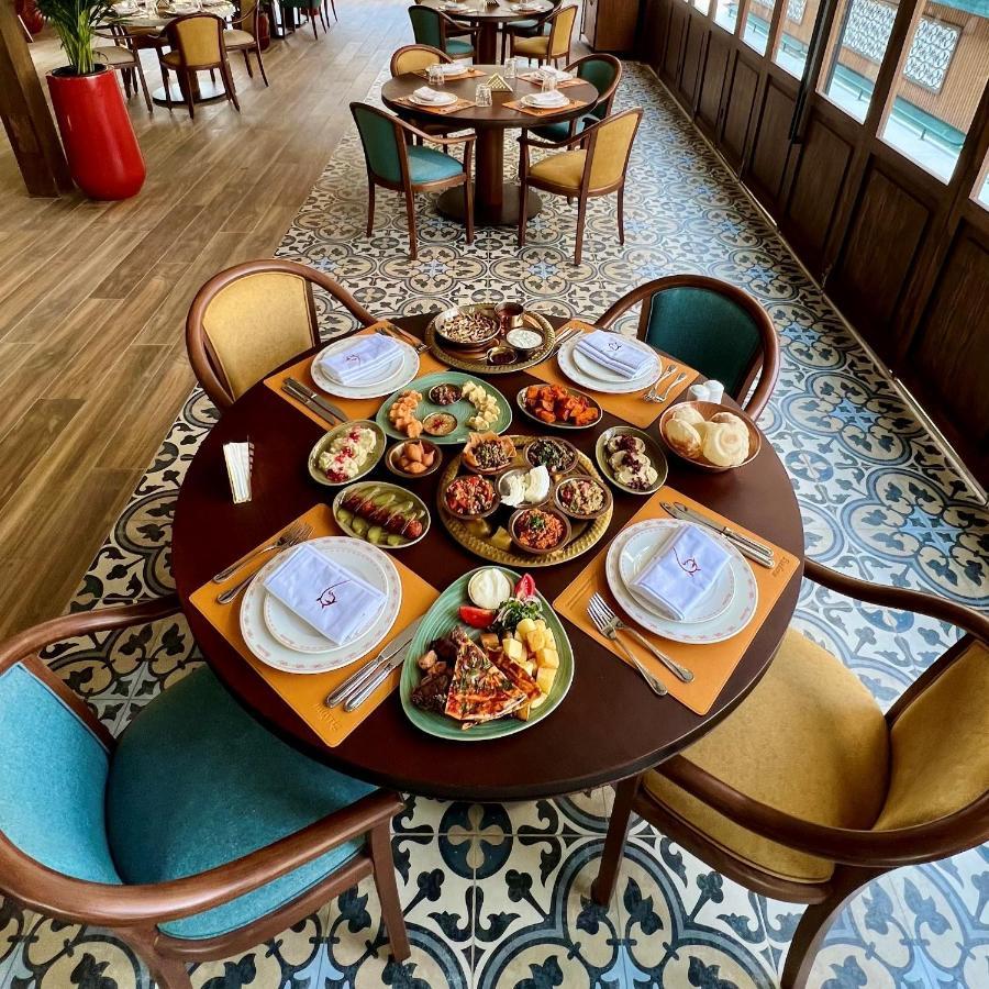 Crowne Plaza - West Cairo Arkan By Ihg 6th of October City Bagian luar foto A table set for a meal