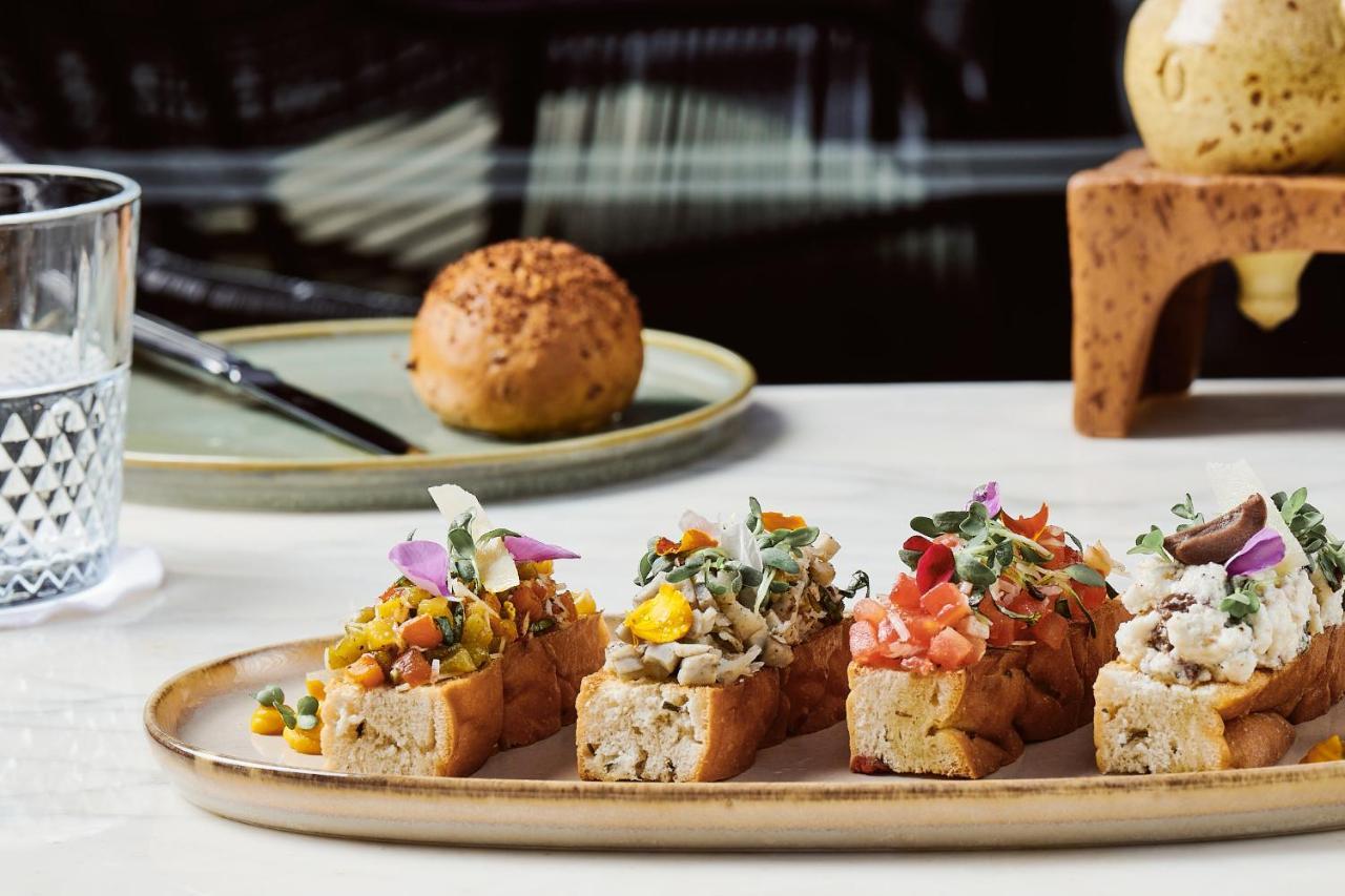 Crowne Plaza - West Cairo Arkan By Ihg 6th of October City Bagian luar foto Bruschetta