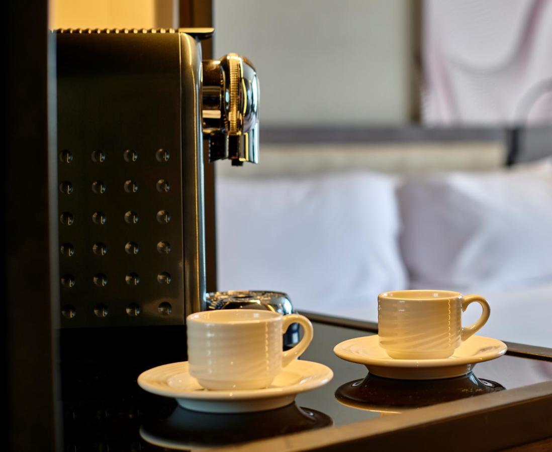 Crowne Plaza - West Cairo Arkan By Ihg 6th of October City Bagian luar foto Espresso machine