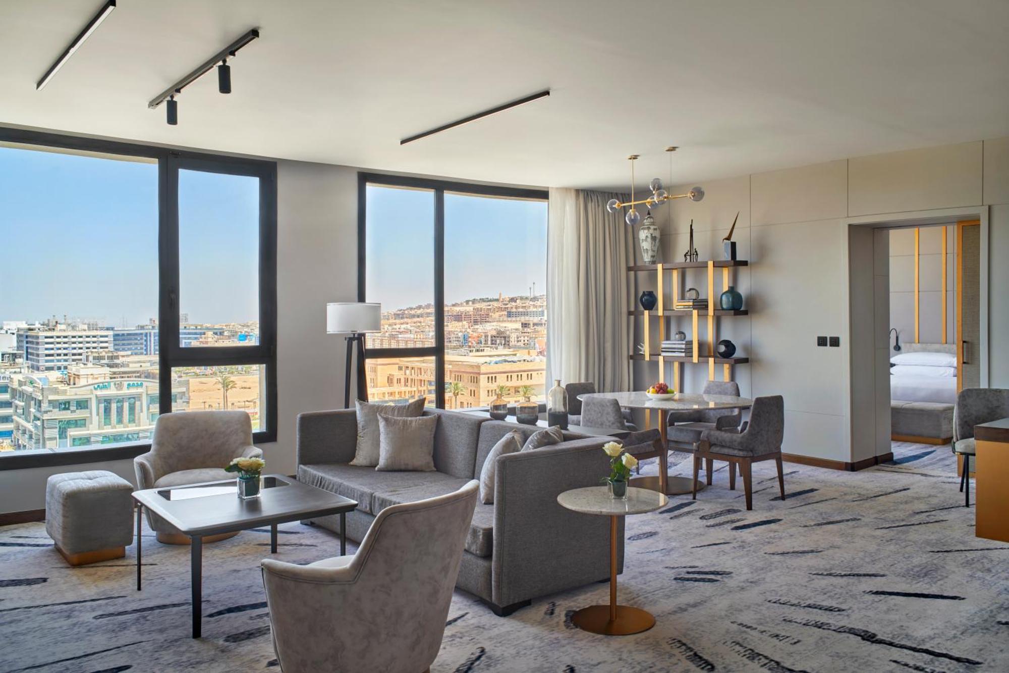 Crowne Plaza - West Cairo Arkan By Ihg 6th of October City Bagian luar foto Suite