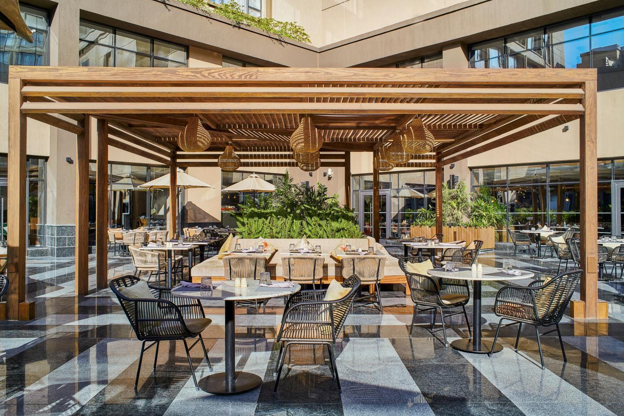 Crowne Plaza - West Cairo Arkan By Ihg 6th of October City Bagian luar foto The restaurant